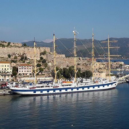 B & B La Terrazza Sul Mare Portoferraio Εξωτερικό φωτογραφία